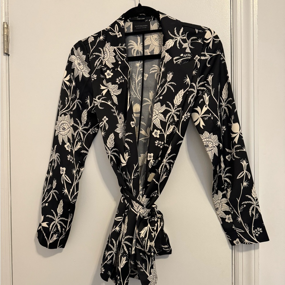 Floral silk scotch and soda tie blazer